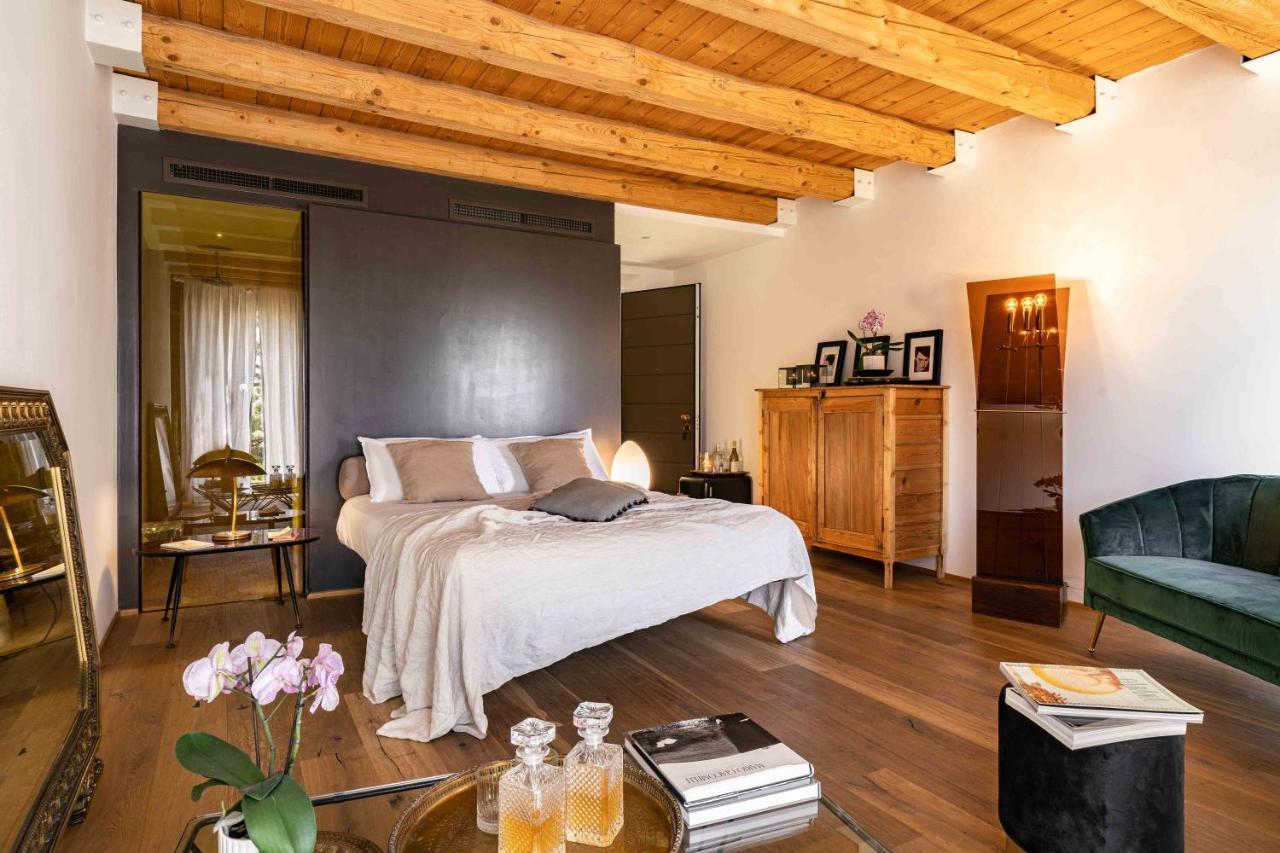 Casavostra - Ambience Suites Ostra Vetere Bagian luar foto
