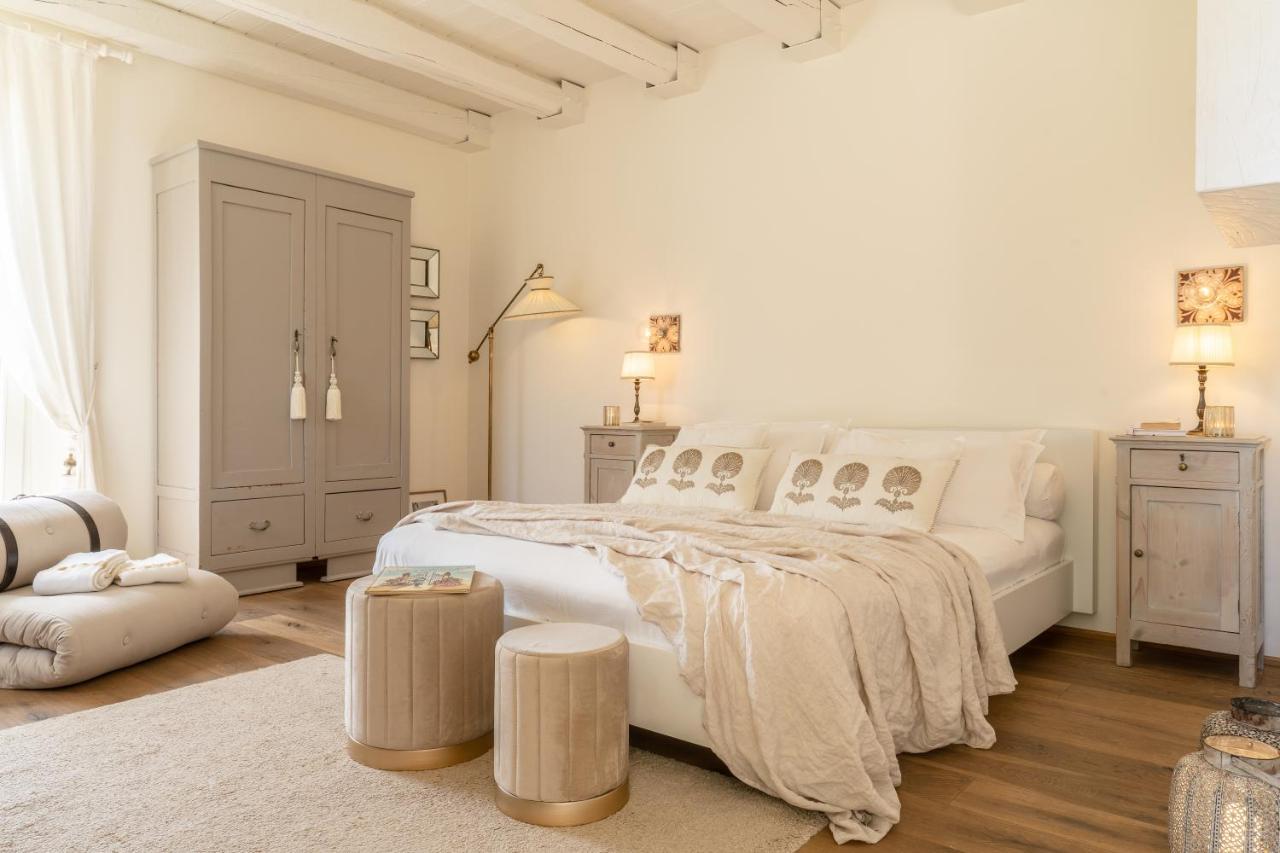 Casavostra - Ambience Suites Ostra Vetere Bagian luar foto