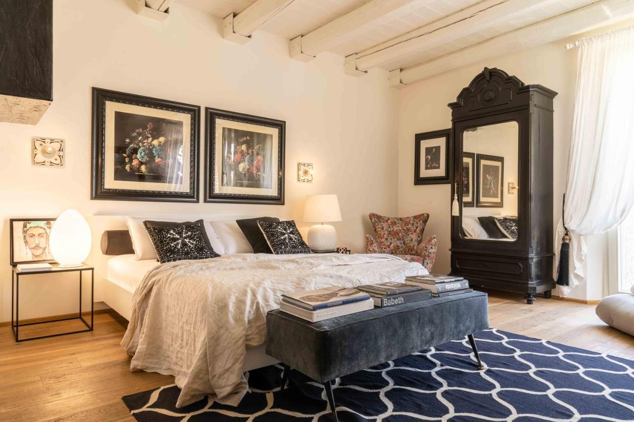 Casavostra - Ambience Suites Ostra Vetere Bagian luar foto