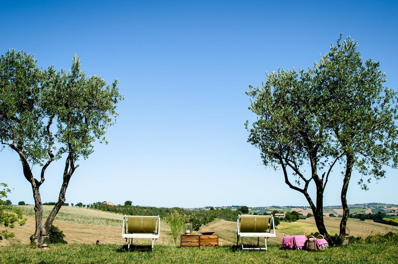 Casavostra - Ambience Suites Ostra Vetere Bagian luar foto