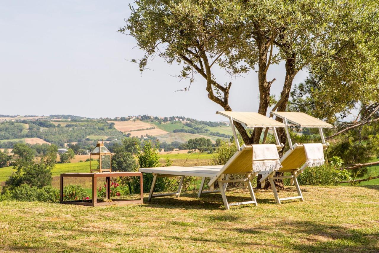 Casavostra - Ambience Suites Ostra Vetere Bagian luar foto